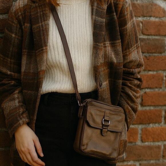 Vintage 90s Fossil Soft Brown Leather Square Crossbody Bag - Picture 1 of 10